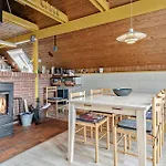 3 Bedroom Lovely In Prázdninový dům